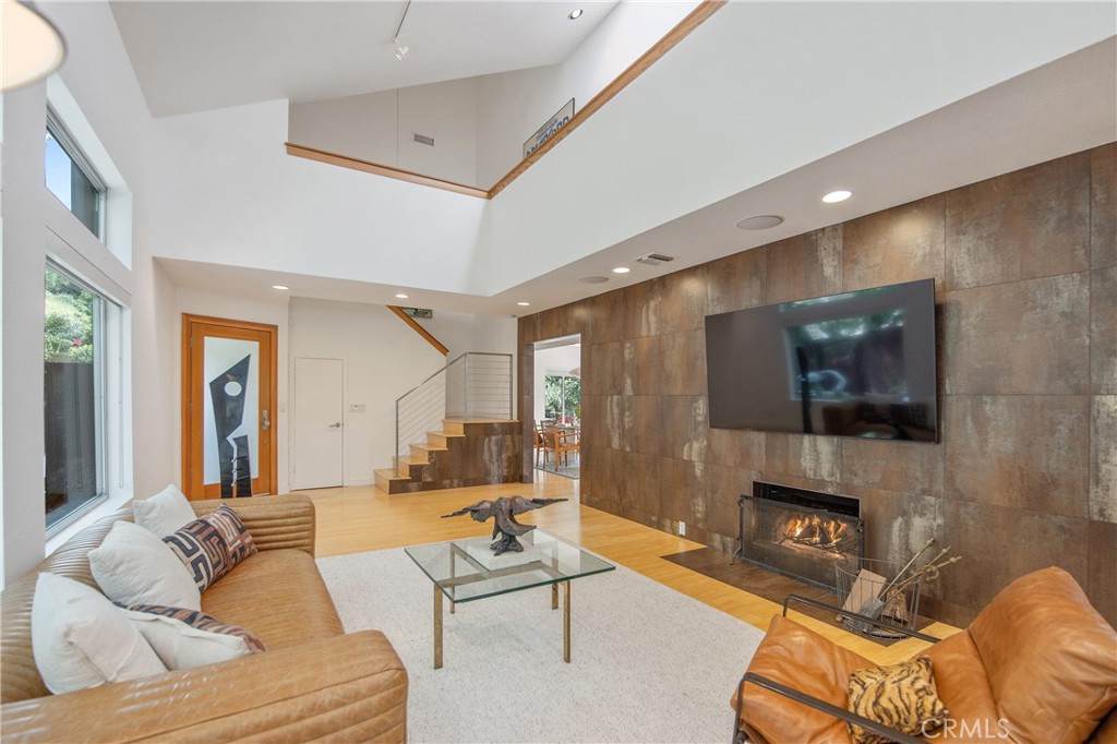4109 Empis Street