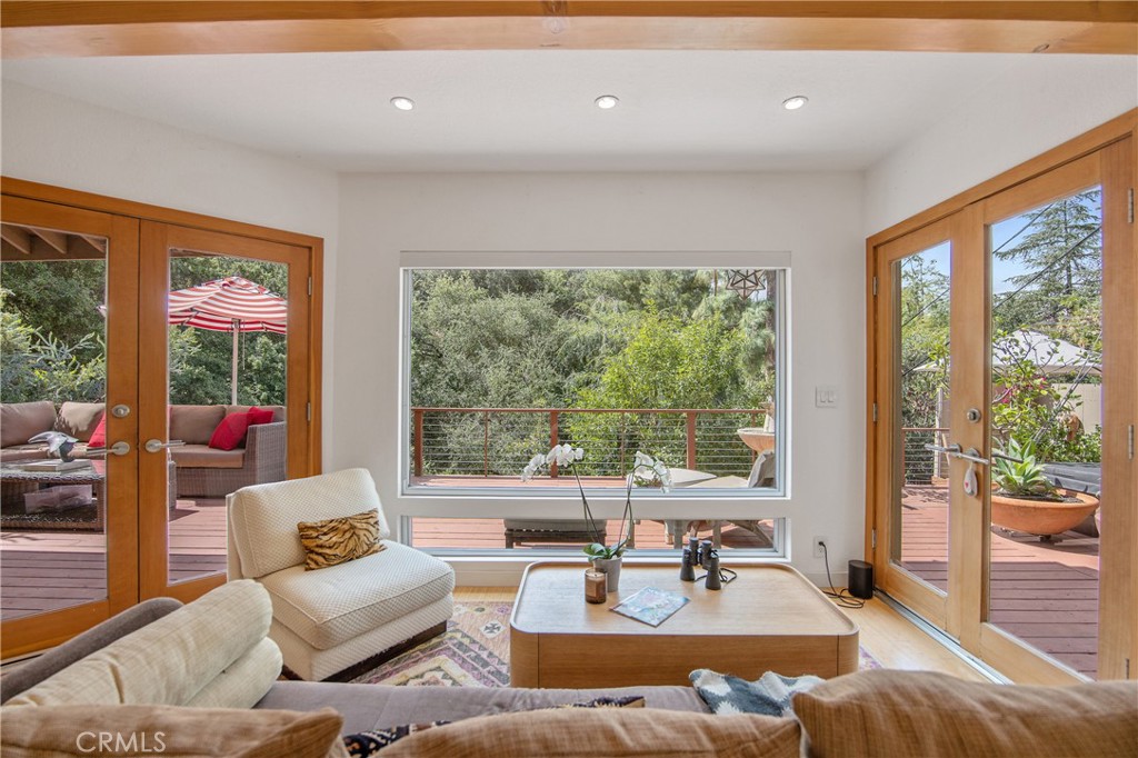 4109 Empis Street