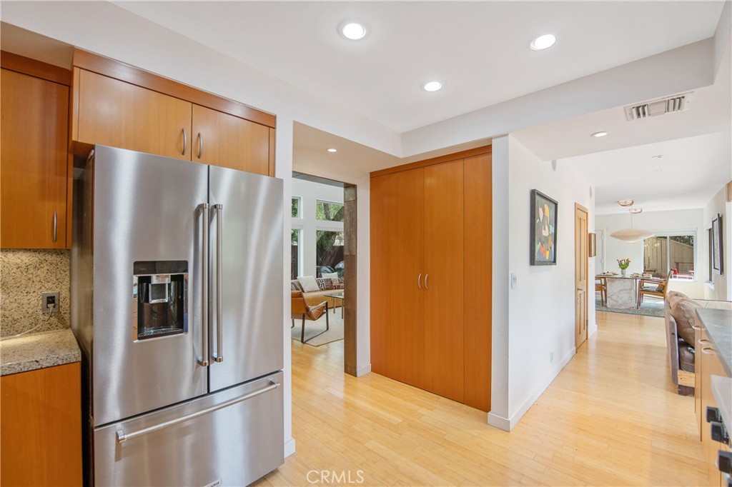 4109 Empis Street