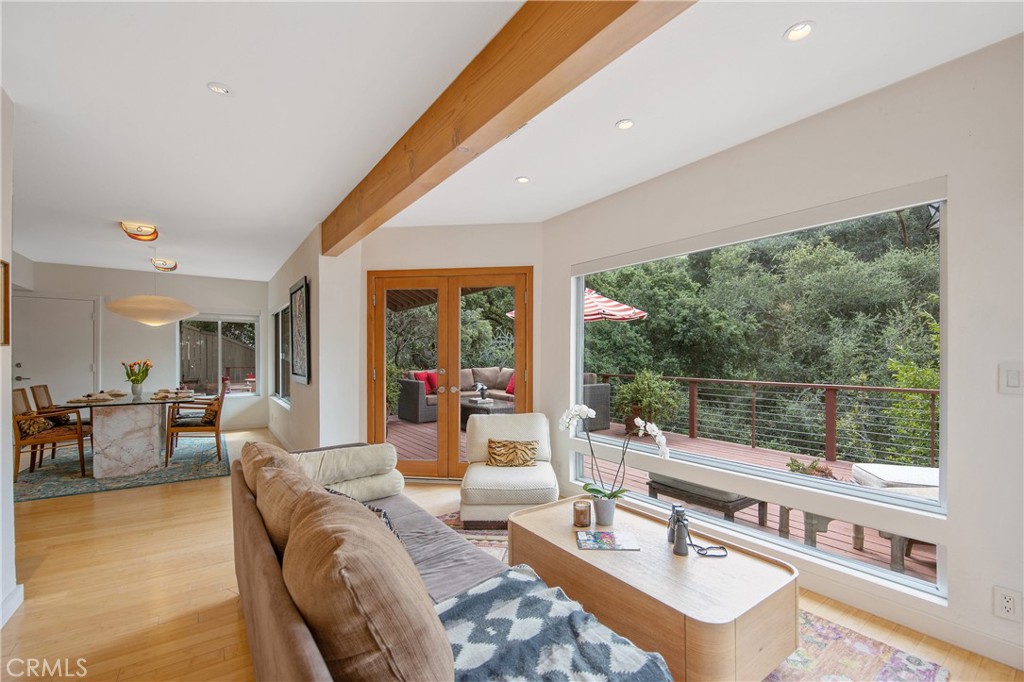 4109 Empis Street