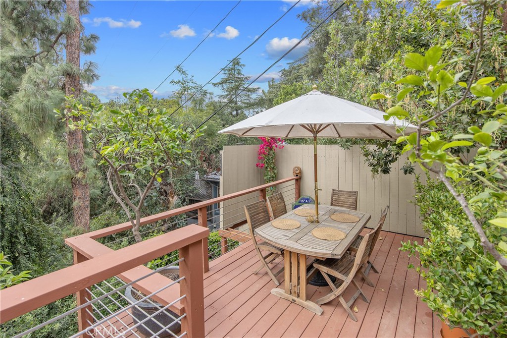 4109 Empis Street