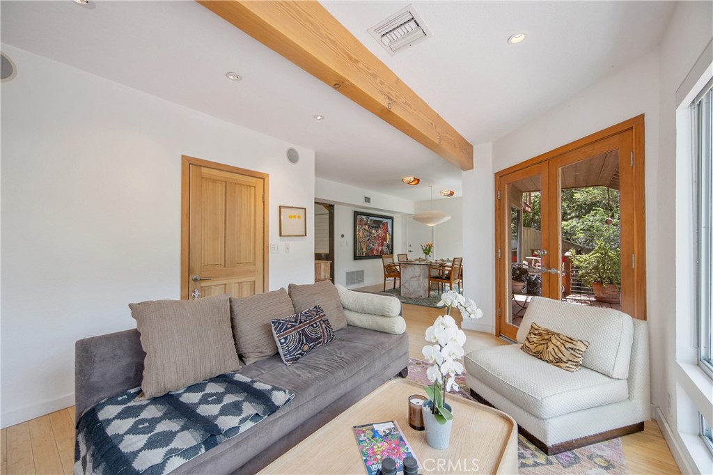4109 Empis Street