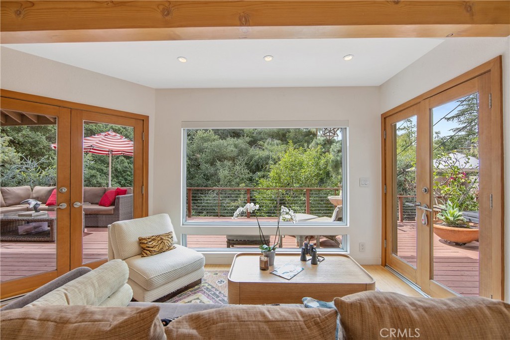 4109 Empis Street