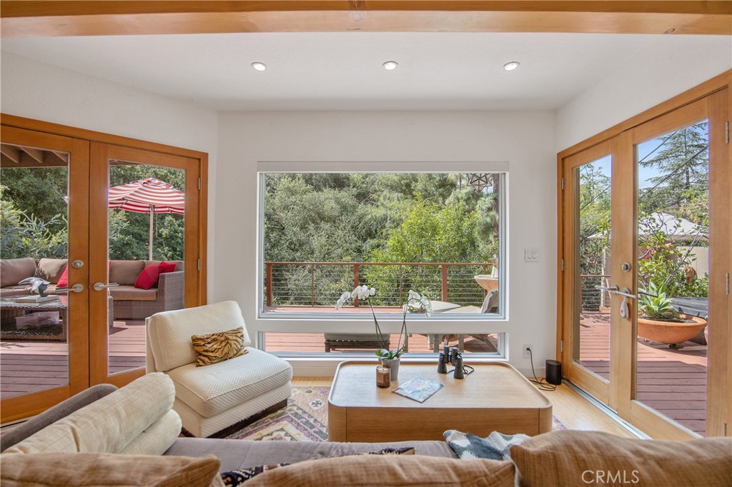 4109 Empis Street