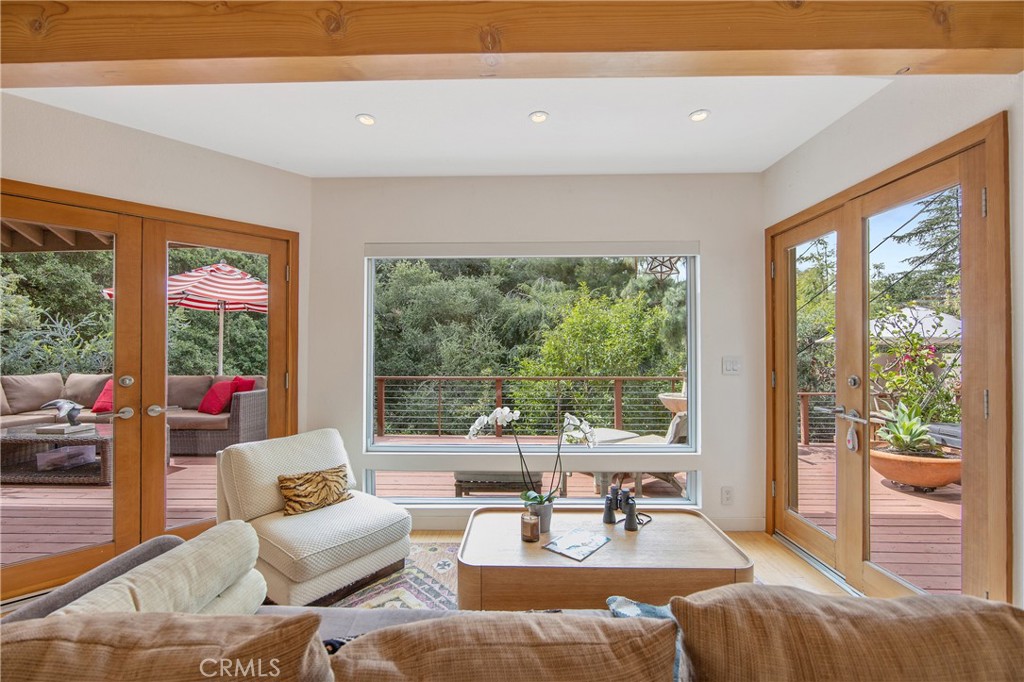 4109 Empis Street