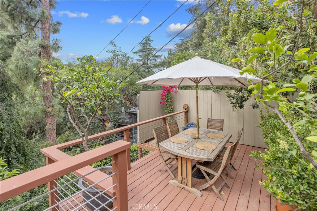 4109 Empis Street