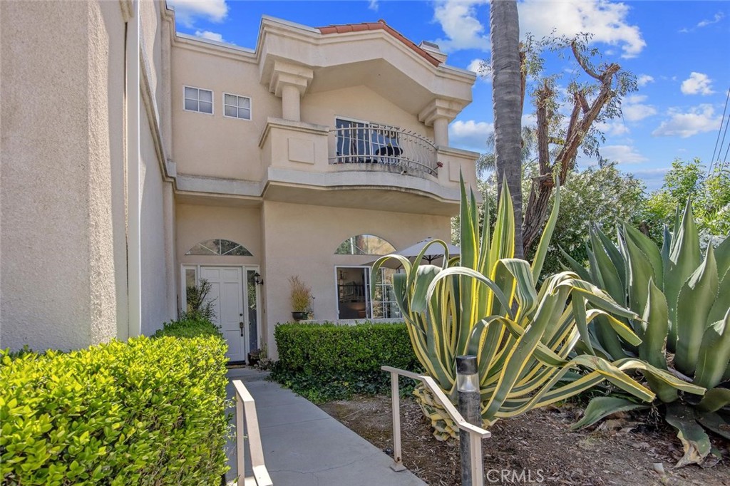 5340 Las Virgenes Road 4