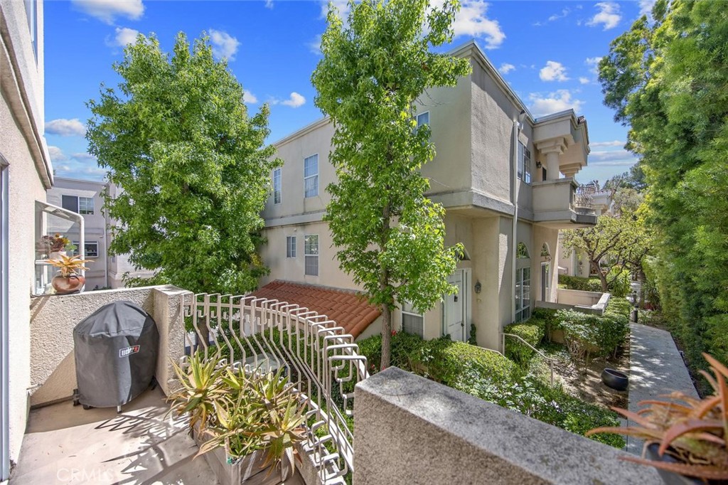 5340 Las Virgenes Road 4