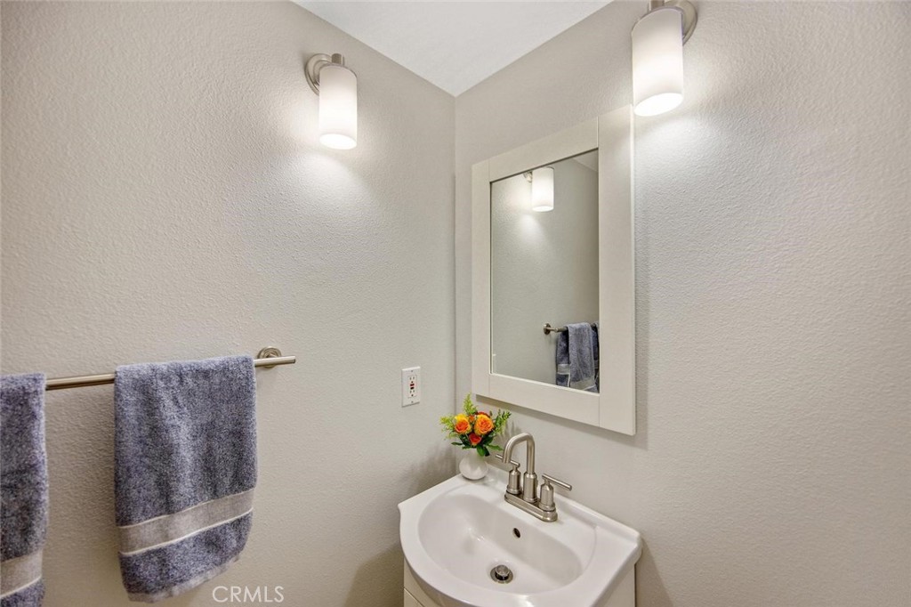 5340 Las Virgenes Road 4