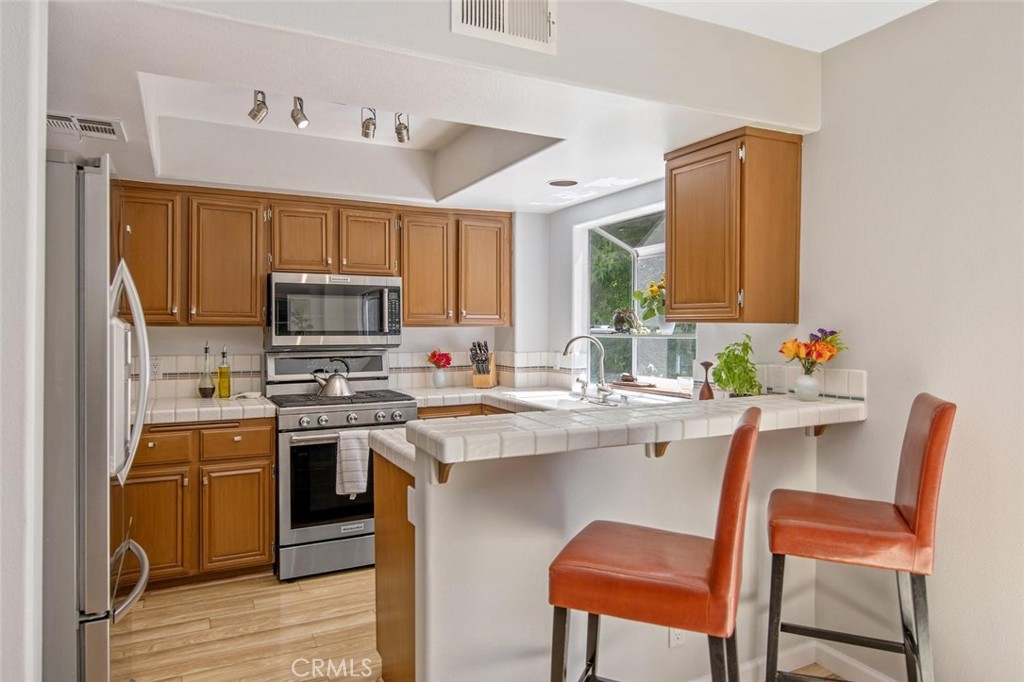 5340 Las Virgenes Road 4
