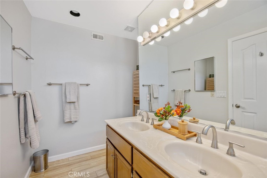 5340 Las Virgenes Road 4
