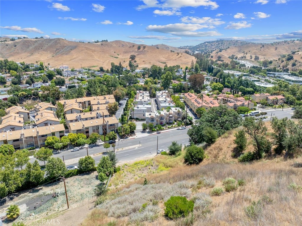 5340 Las Virgenes Road 4