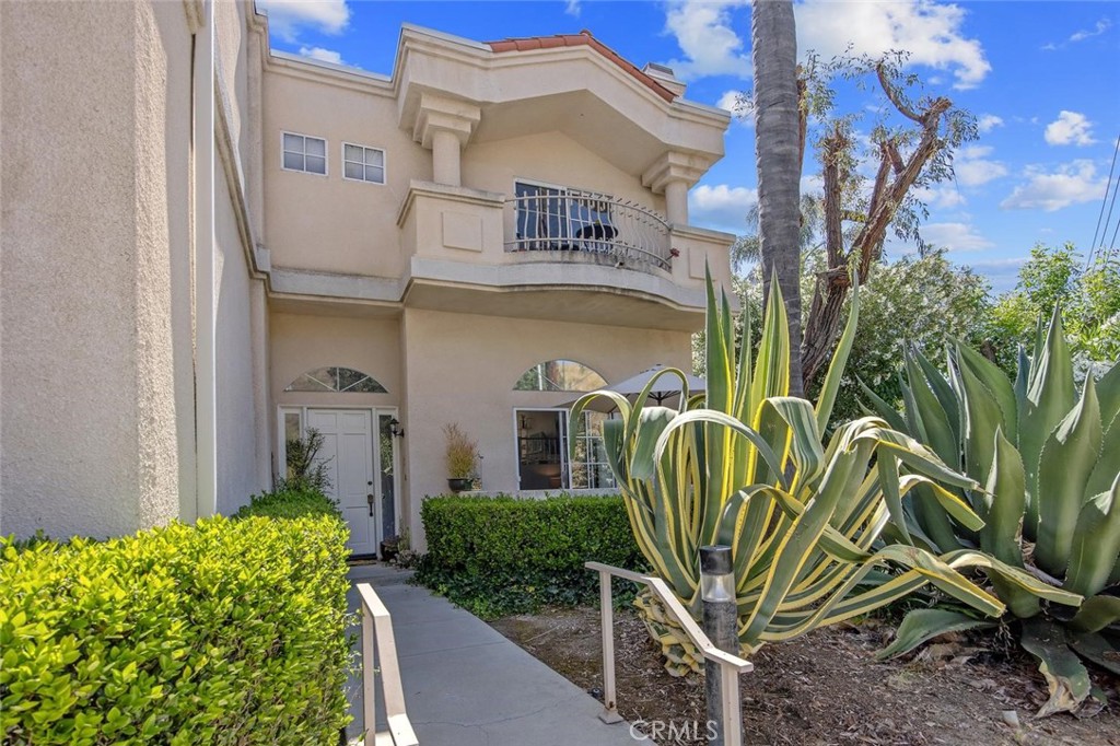 5340 Las Virgenes Road 4