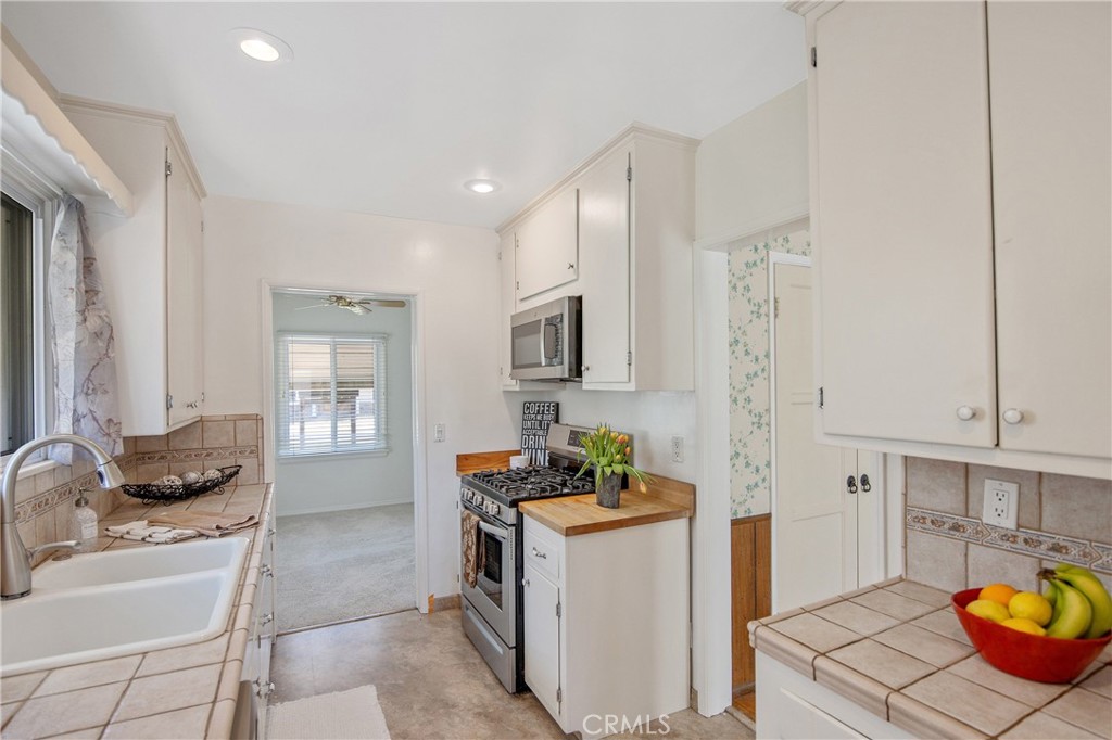 213 E Floral Avenue