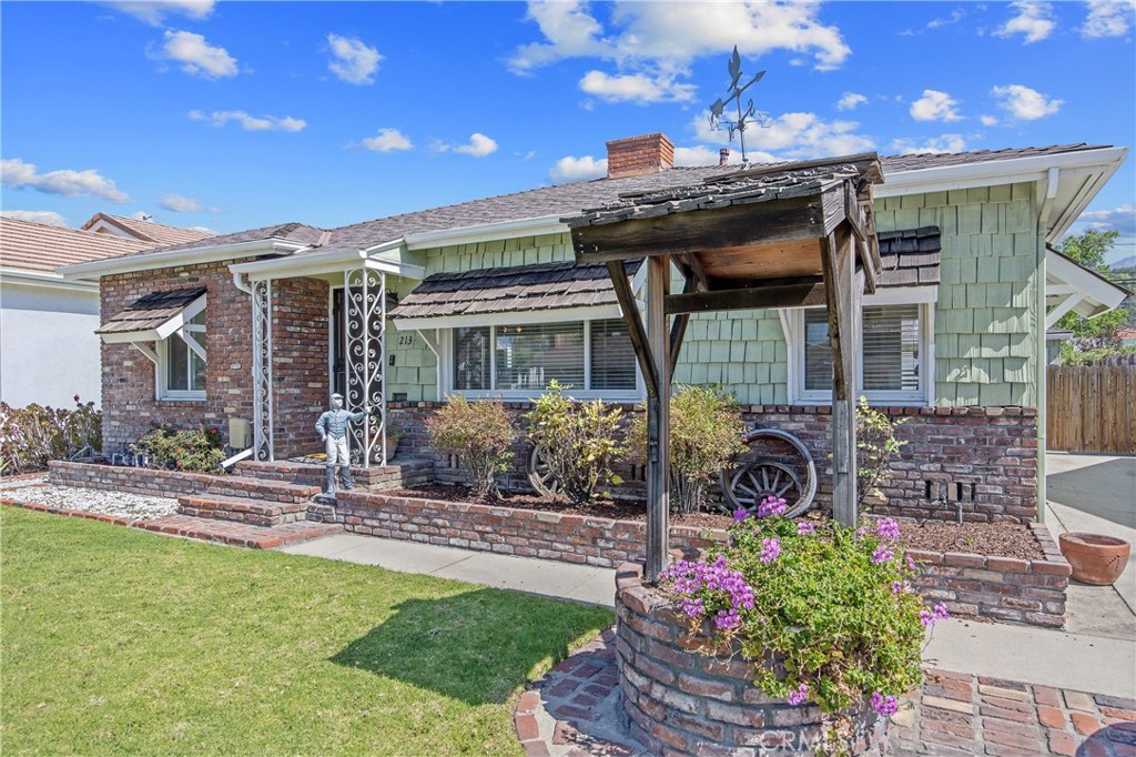 213 E Floral Avenue