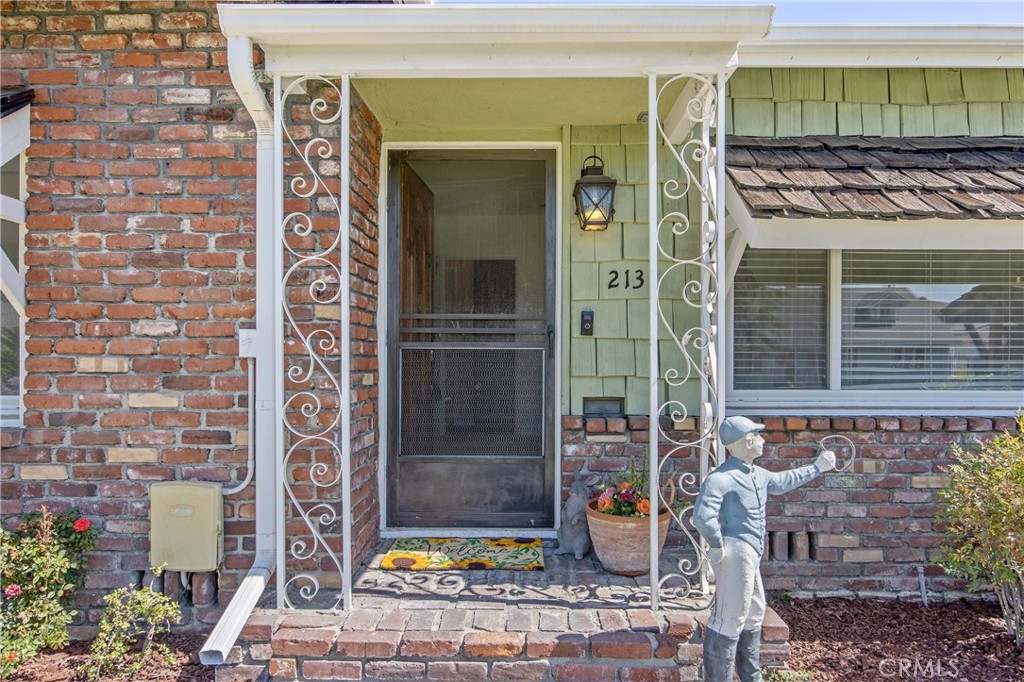 213 E Floral Avenue