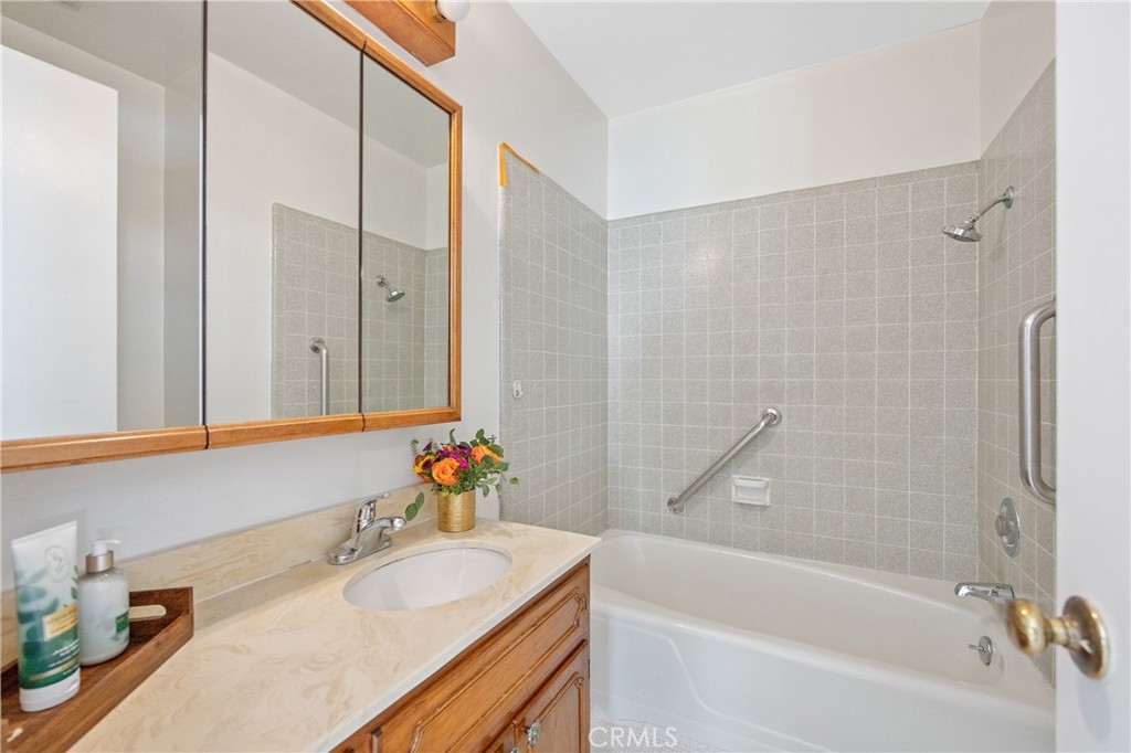213 E Floral Avenue