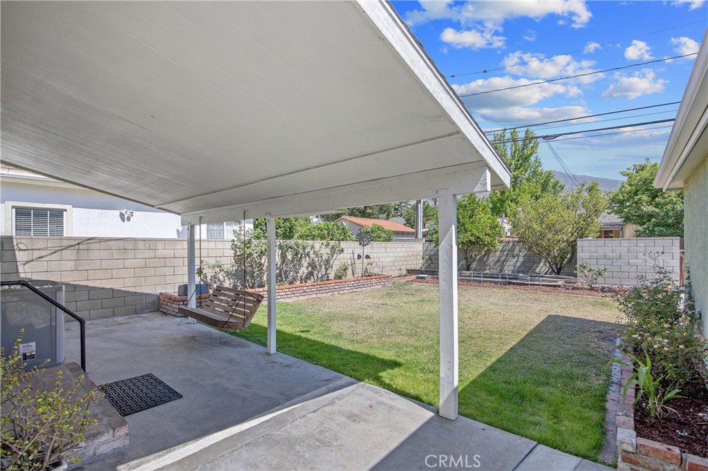 213 E Floral Avenue