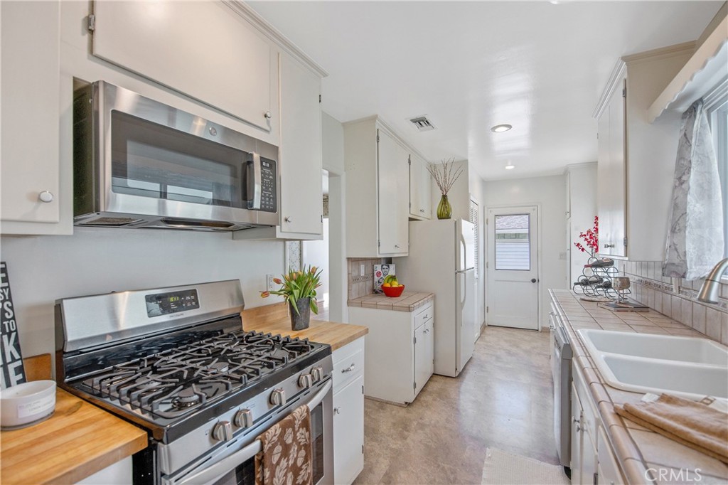 213 E Floral Avenue