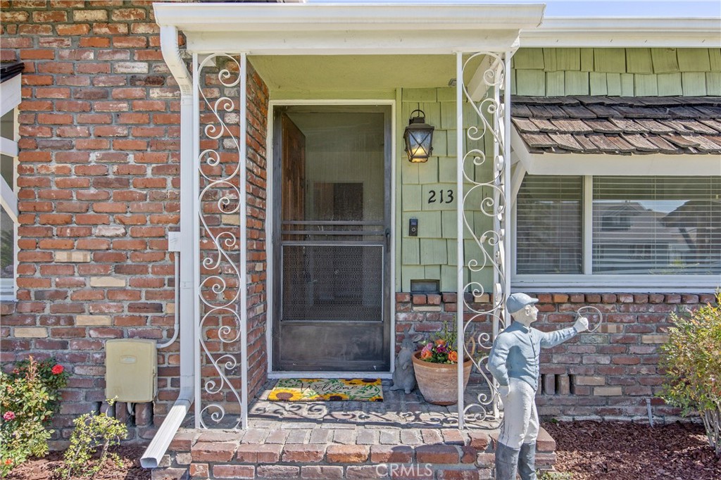 213 E Floral Avenue