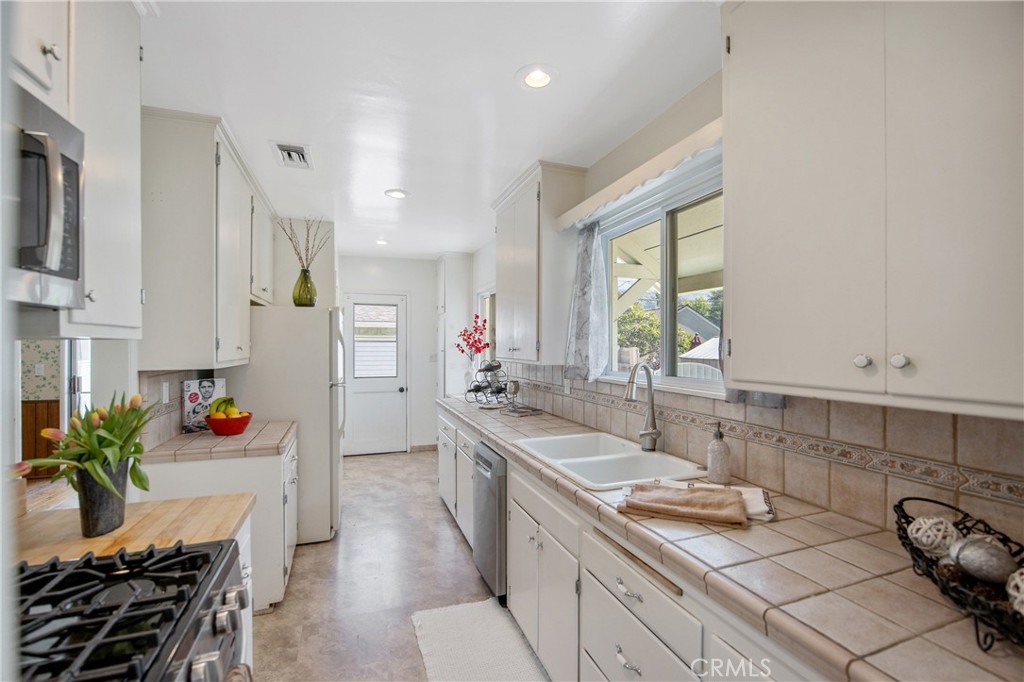 213 E Floral Avenue