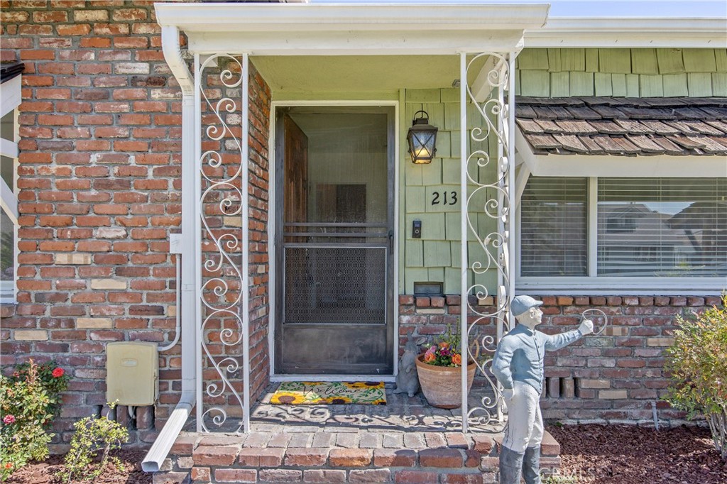 213 E Floral Avenue