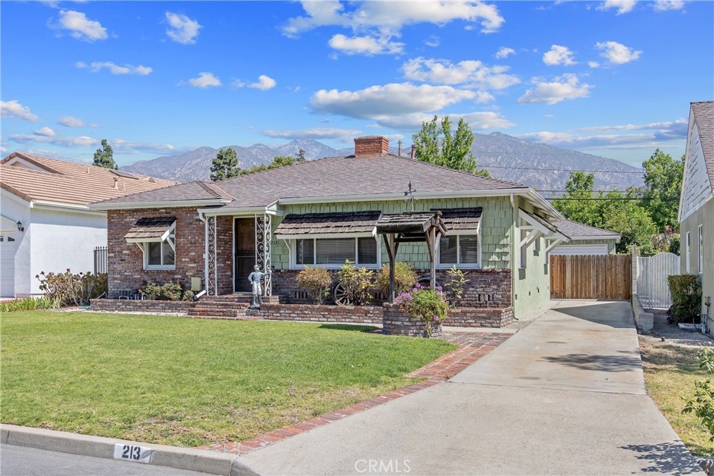 213 E Floral Avenue