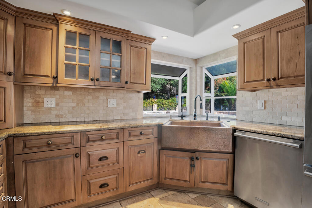 26 N Greenmeadow Avenue