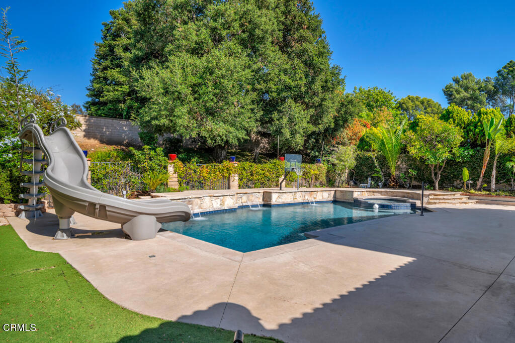 26 N Greenmeadow Avenue