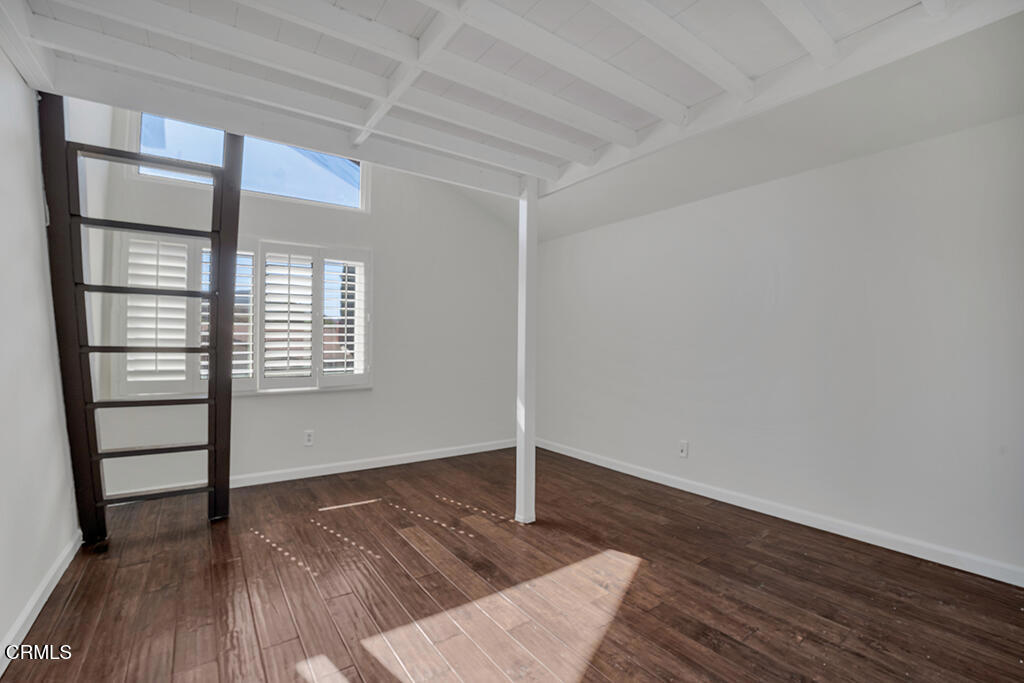 26 N Greenmeadow Avenue