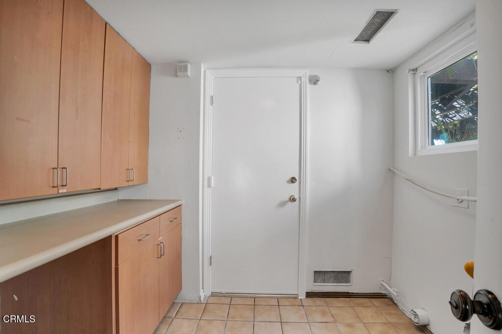 26 N Greenmeadow Avenue