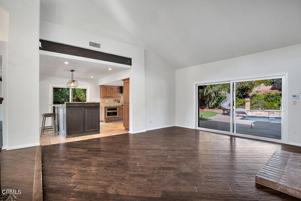 26 N Greenmeadow Avenue