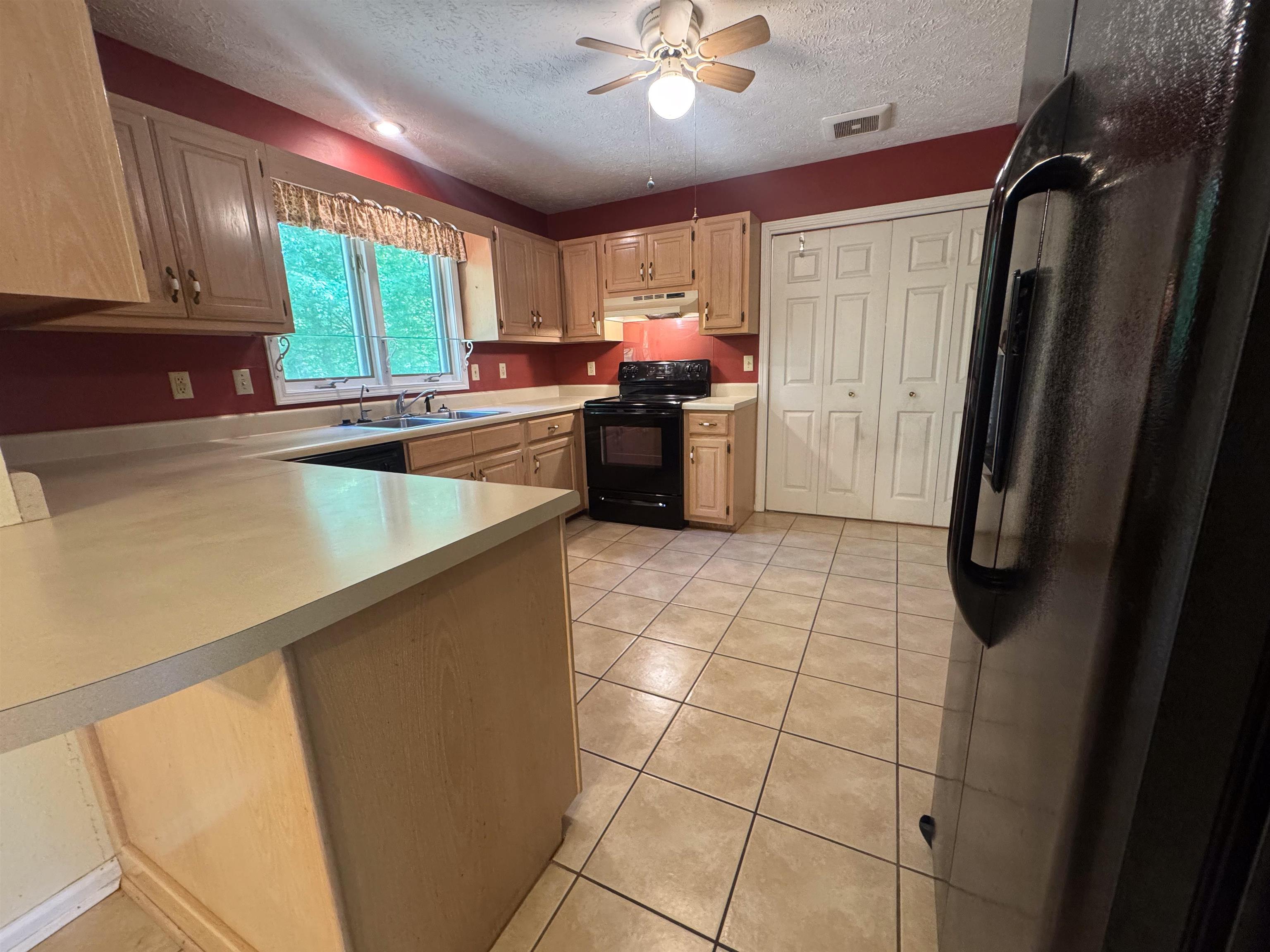 16 Iroquois Drive