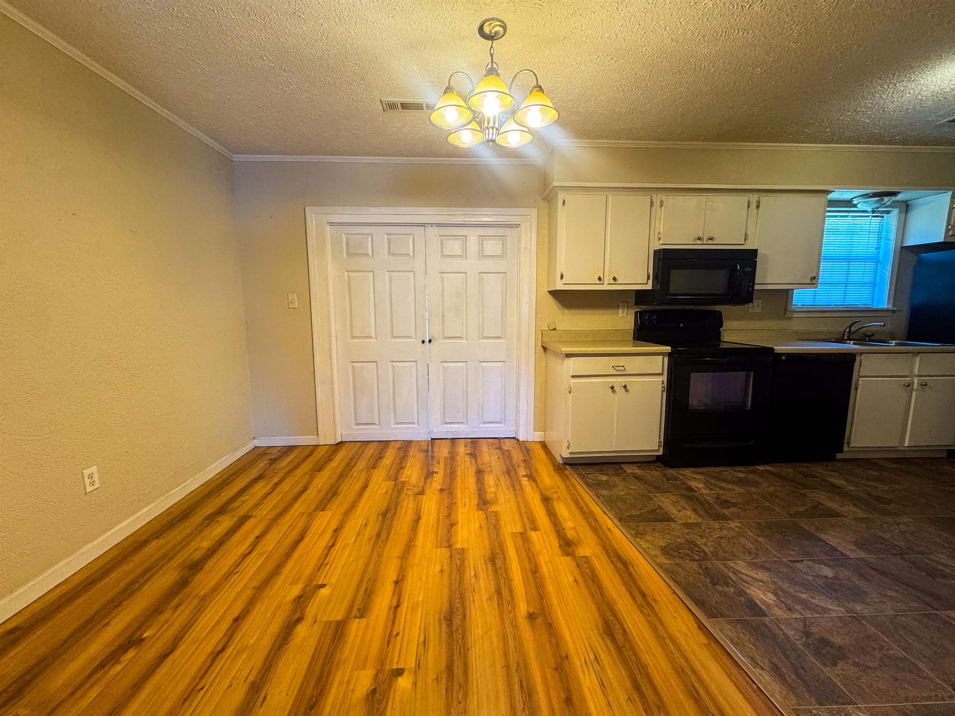20 Diane Avenue