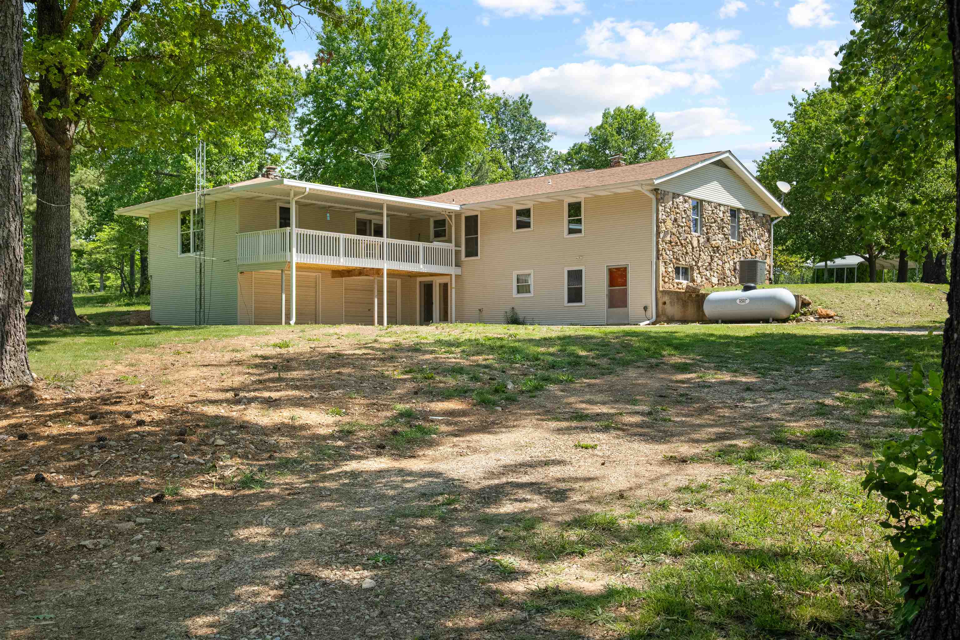 3555 Highway 167