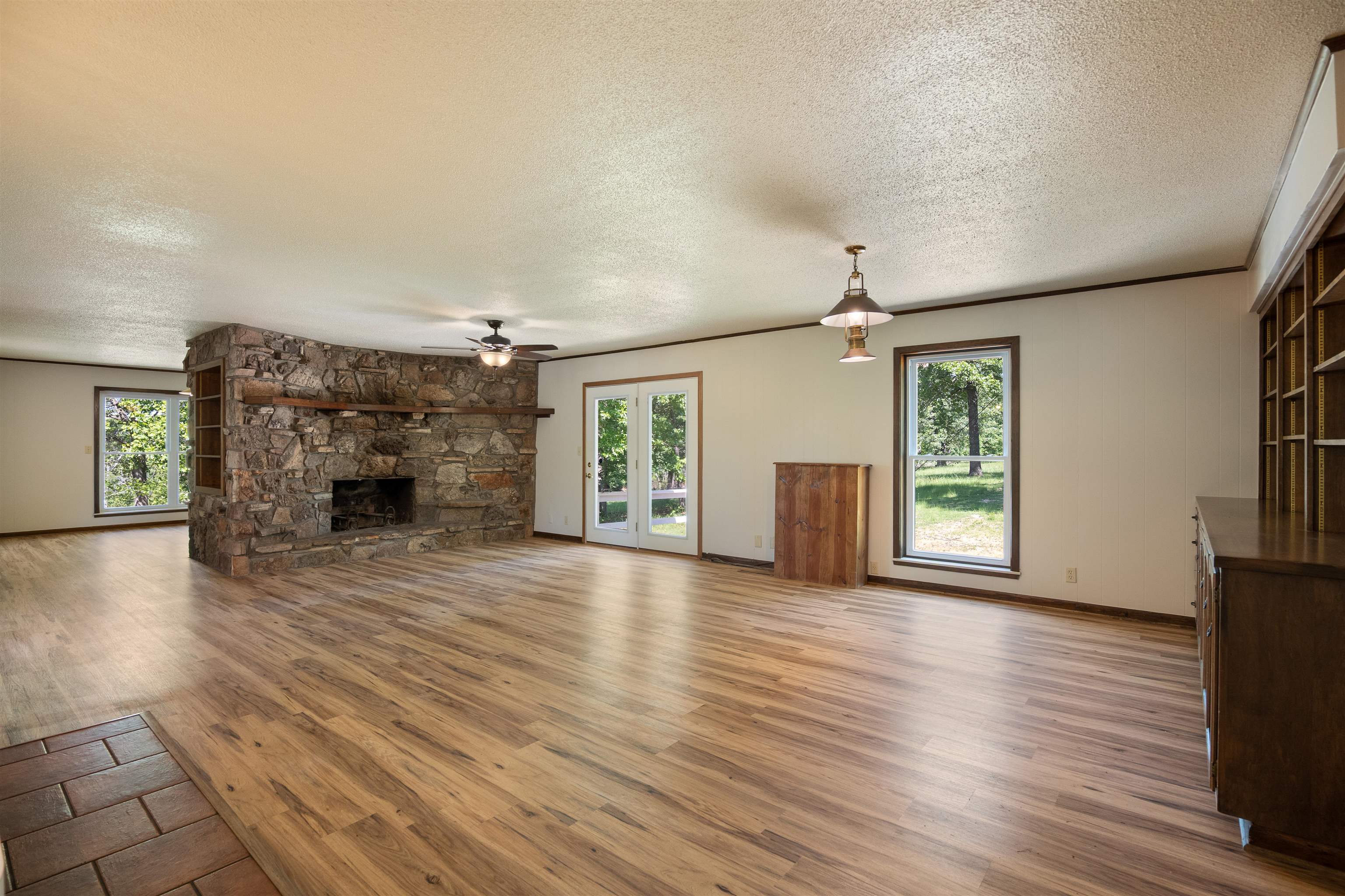 3555 Highway 167