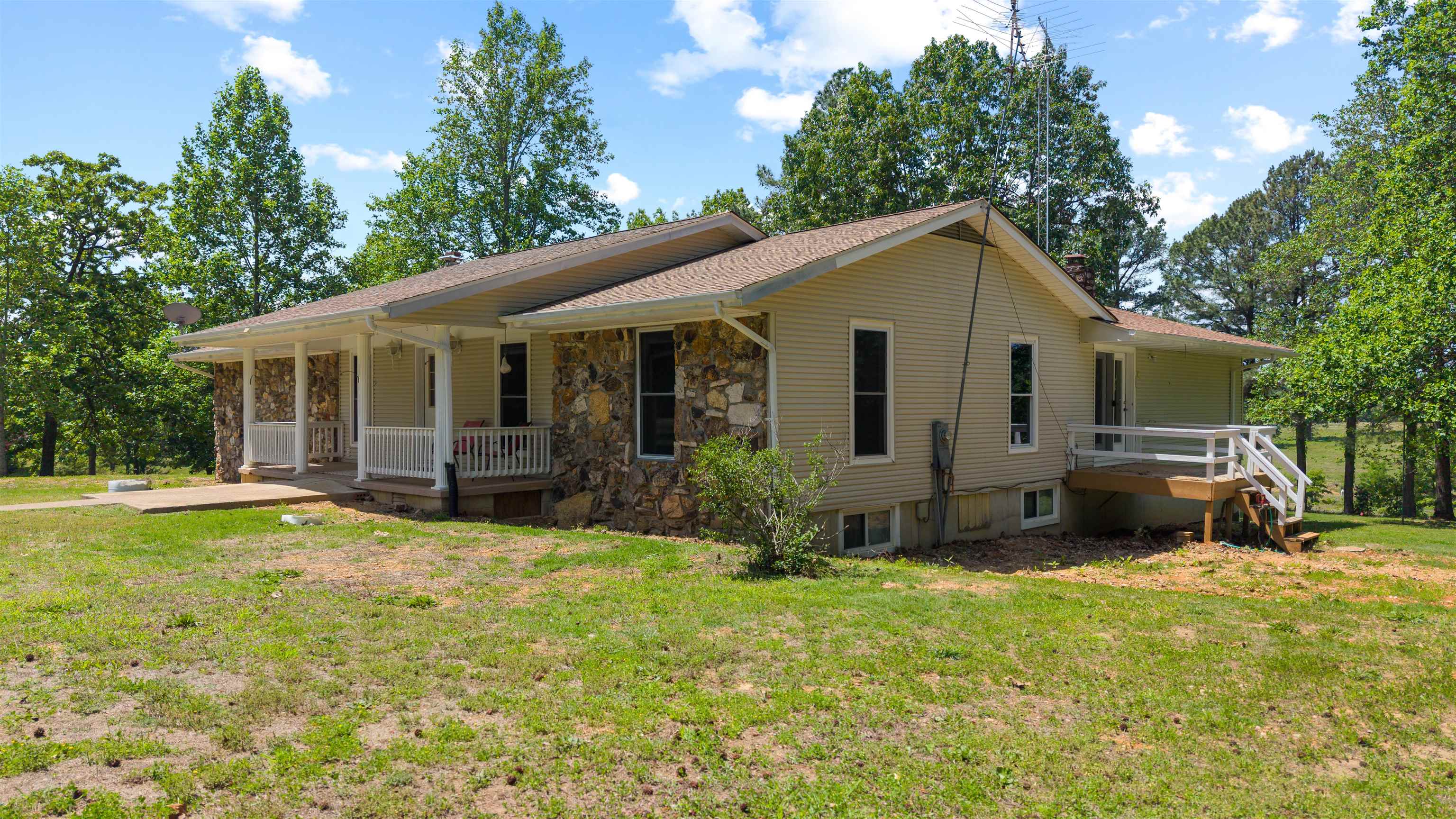 3555 Highway 167