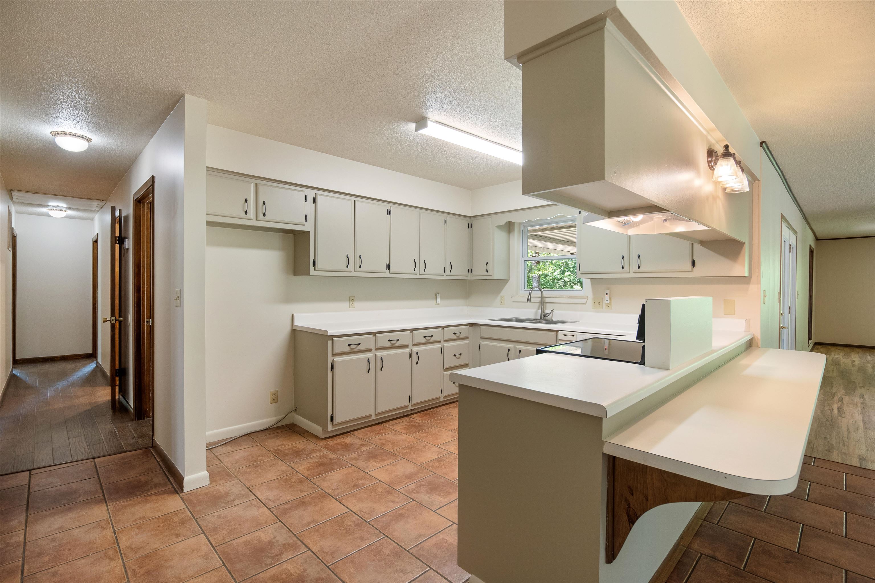 3555 Highway 167