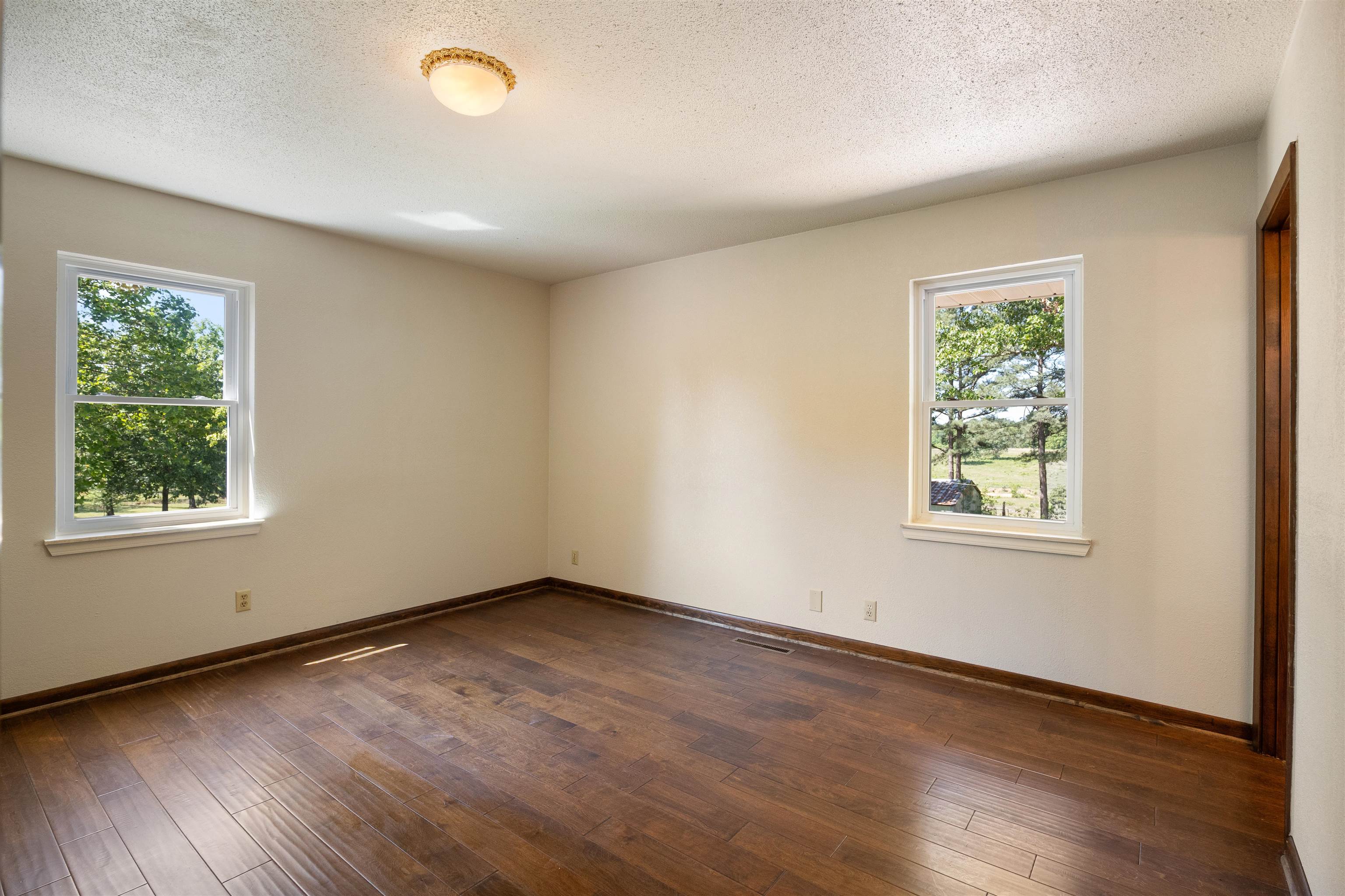 3555 Highway 167