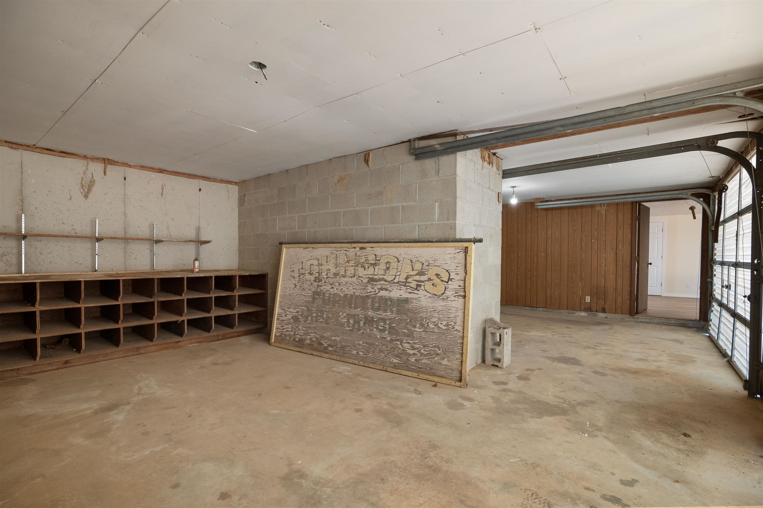 3555 Highway 167