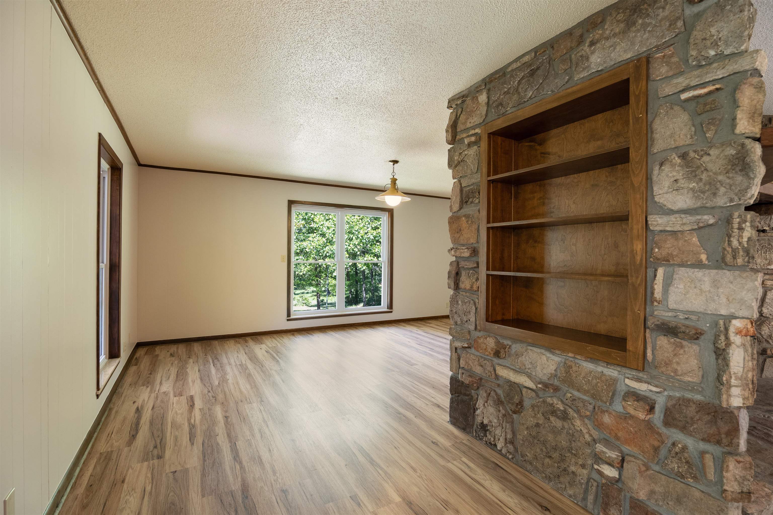 3555 Highway 167
