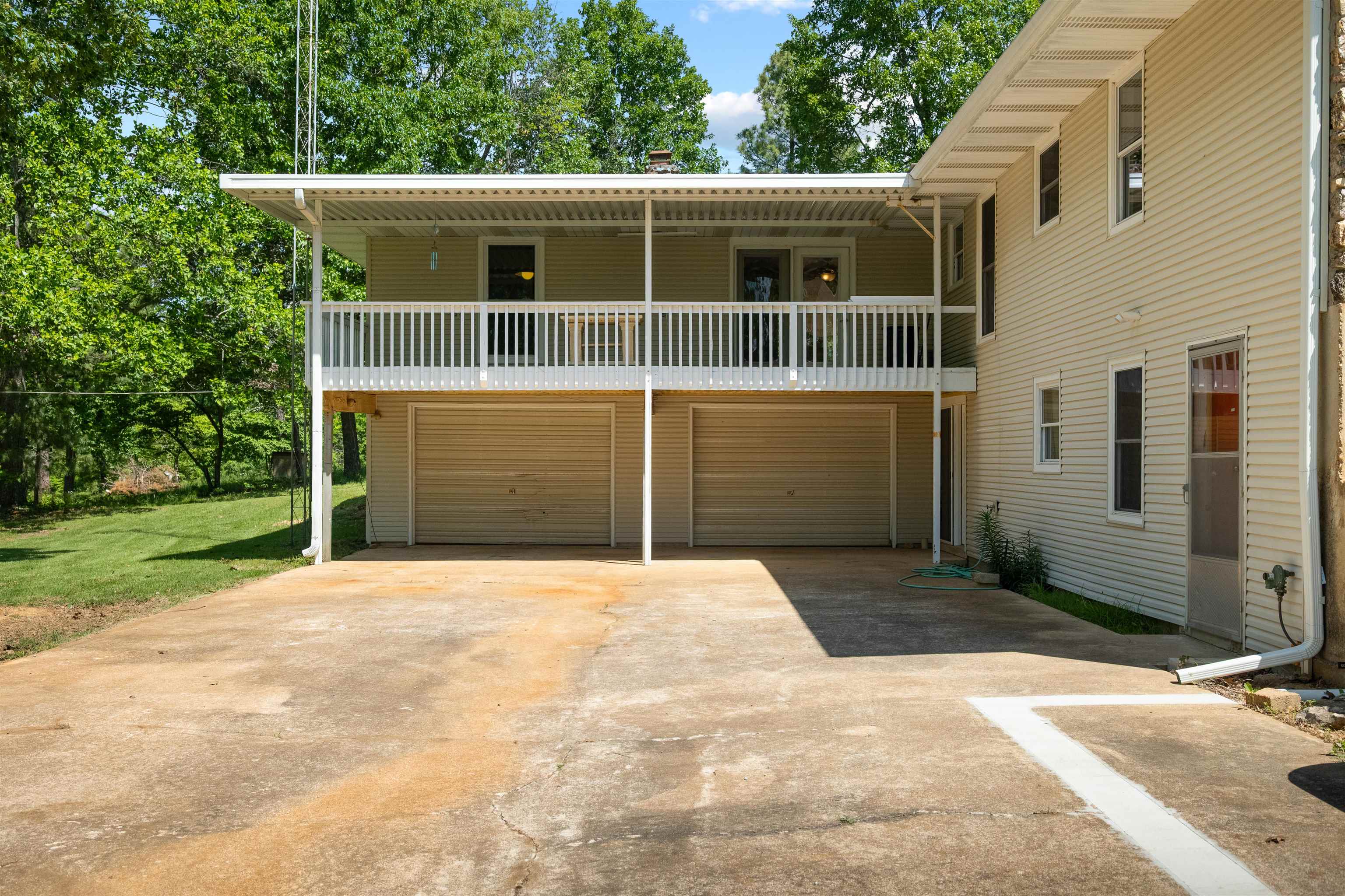 3555 Highway 167