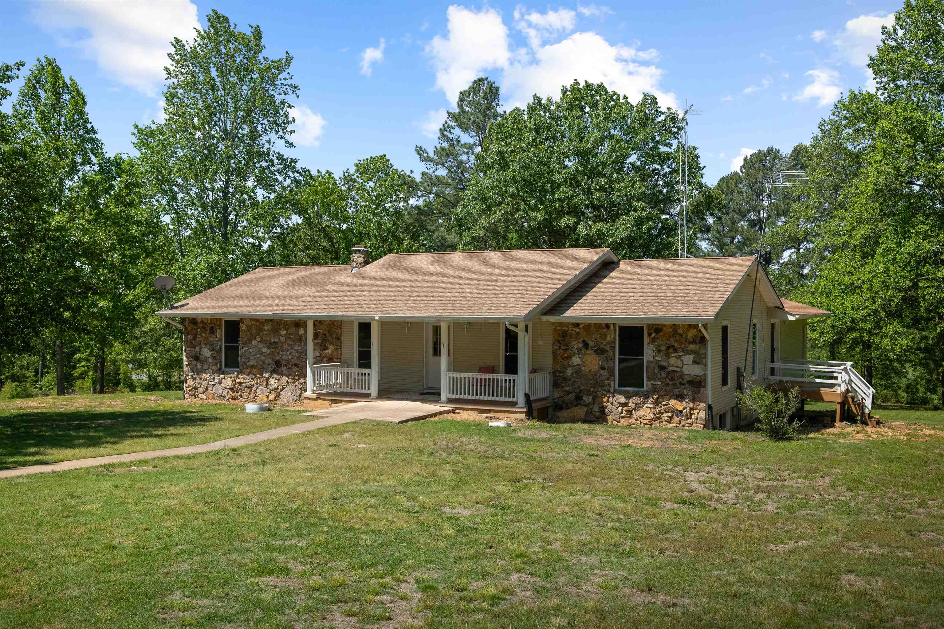 3555 Highway 167