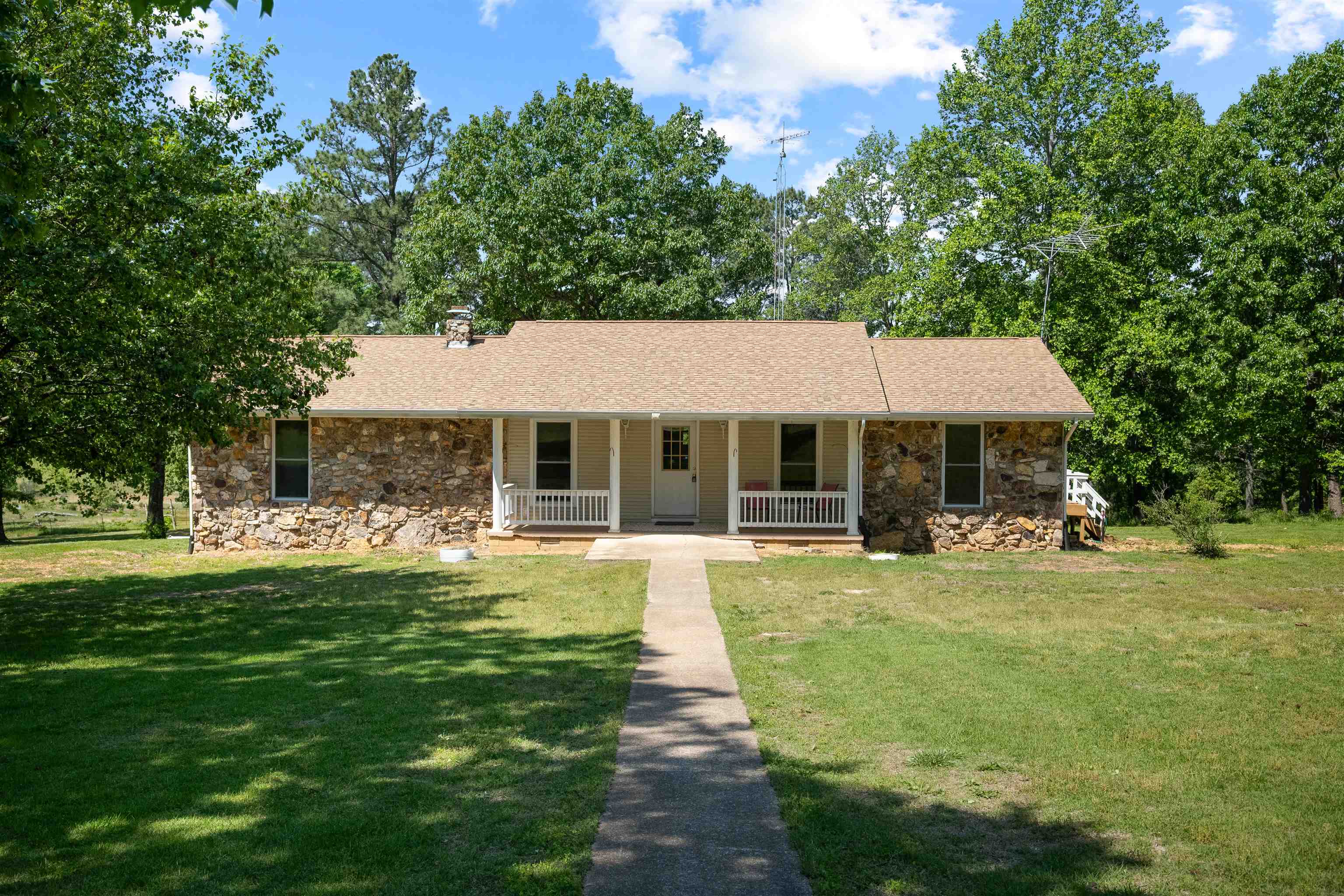 3555 Highway 167