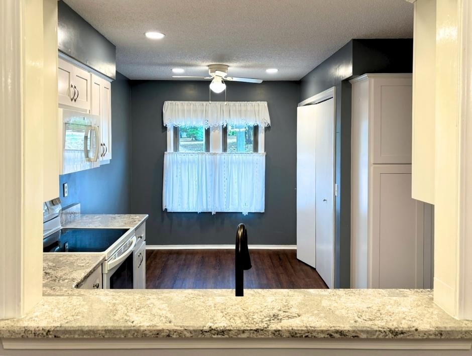 28 Spring River Lane