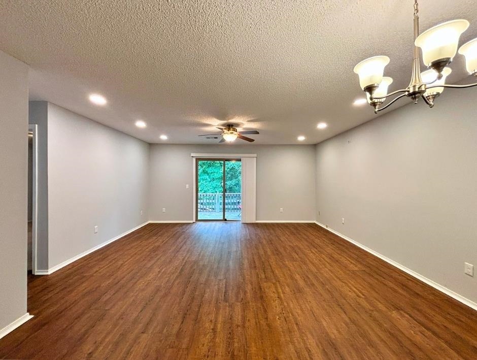 28 Spring River Lane