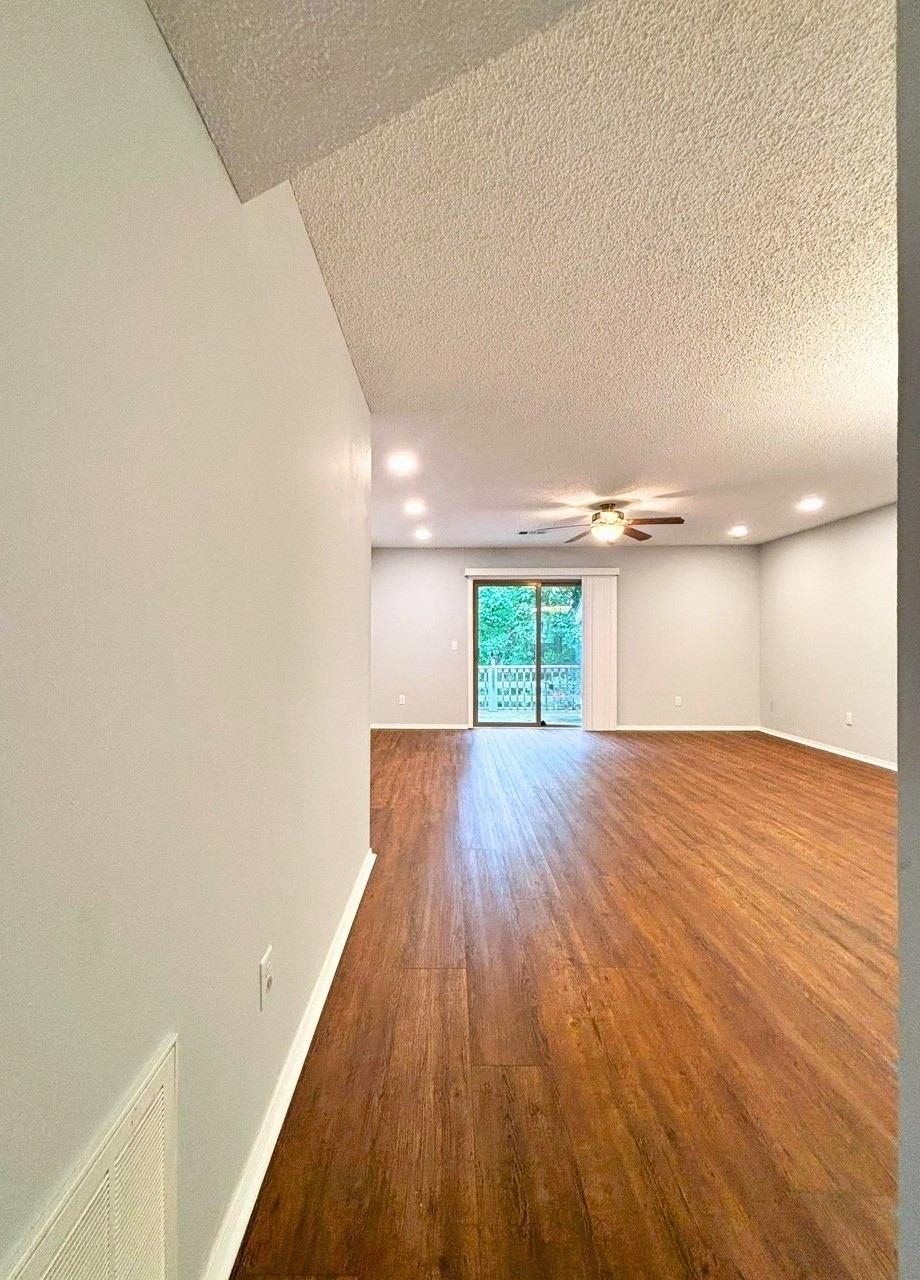 28 Spring River Lane