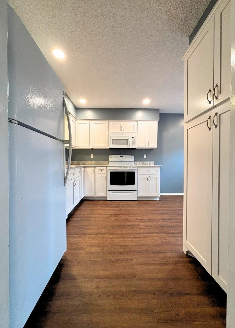 28 Spring River Lane