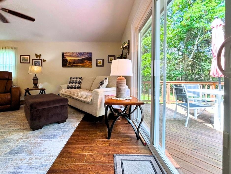 22 Spring River Lane