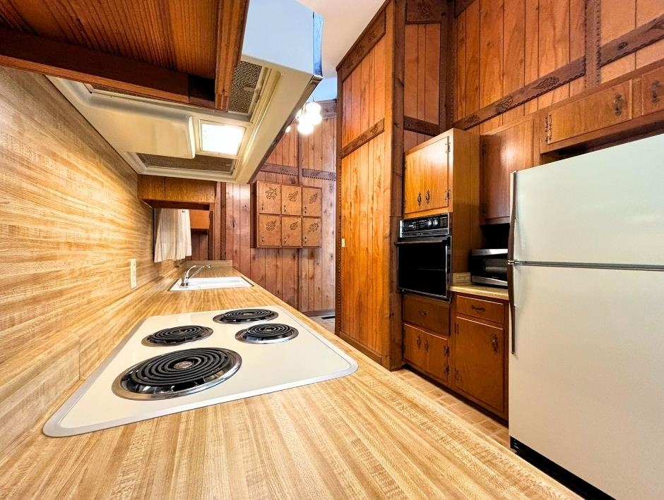 4 Otter Drive